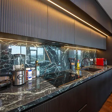 Side شقة تيرانا