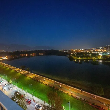 شقة Side تيرانا